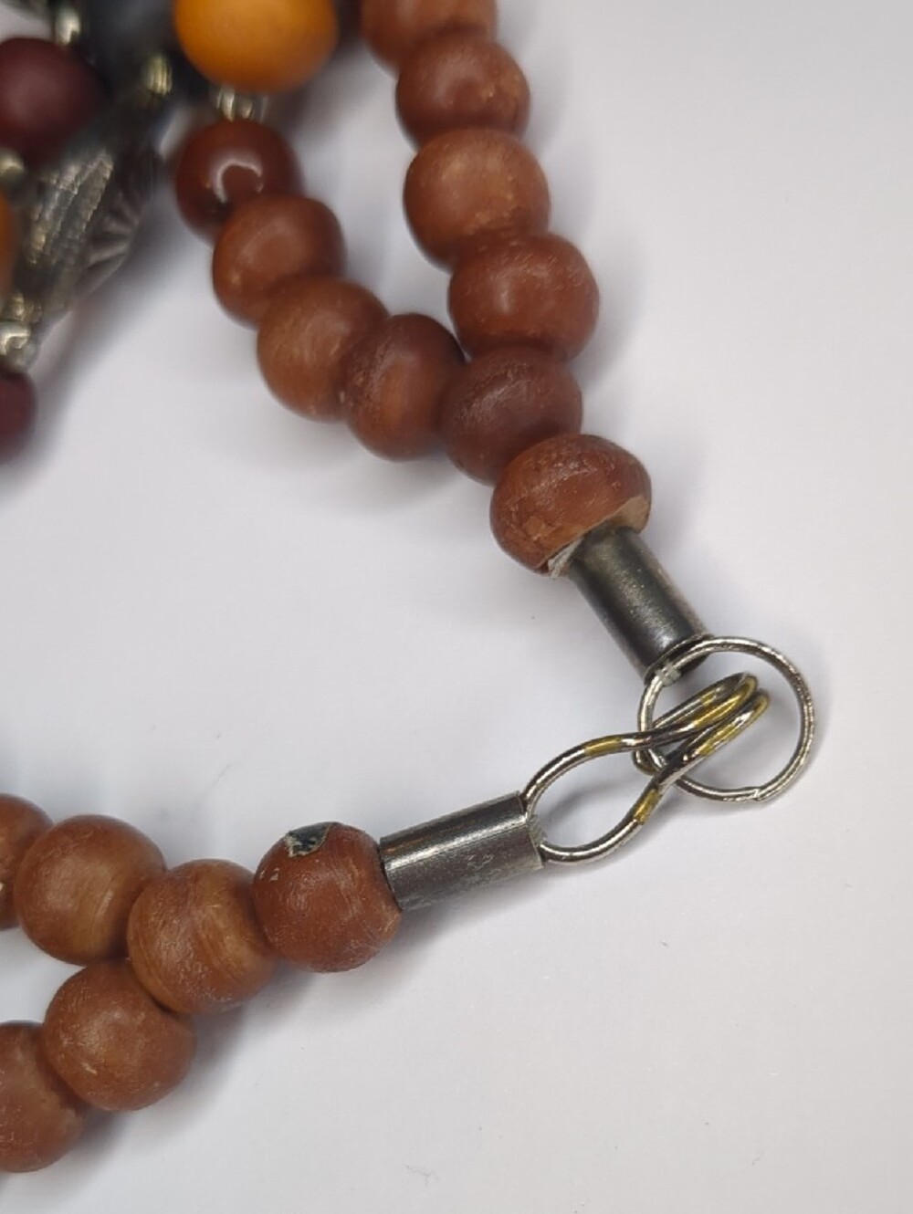 Vintage Tibetan Medallion Necklace Orange & Wood Beaded Gau Box - Picture 6 of 11
